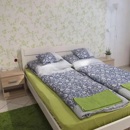 Fortuna Apartments Eger Apartment *